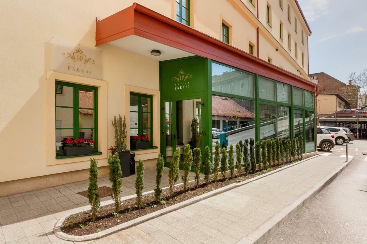 Park 45 Hotel